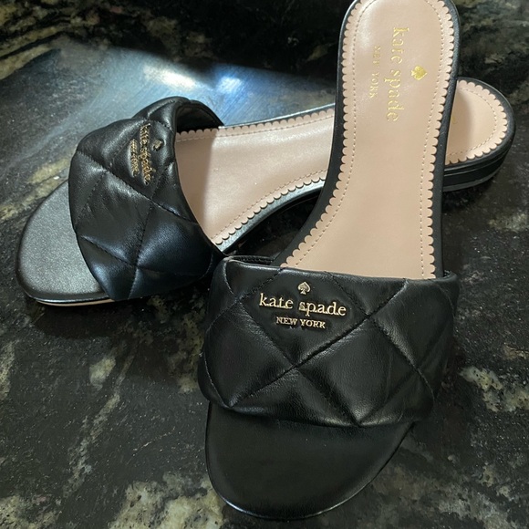 ⭐️Brand new(without tags)Kate Spade ♠️ quilted pillow top sandals💕 - Picture 4 of 6